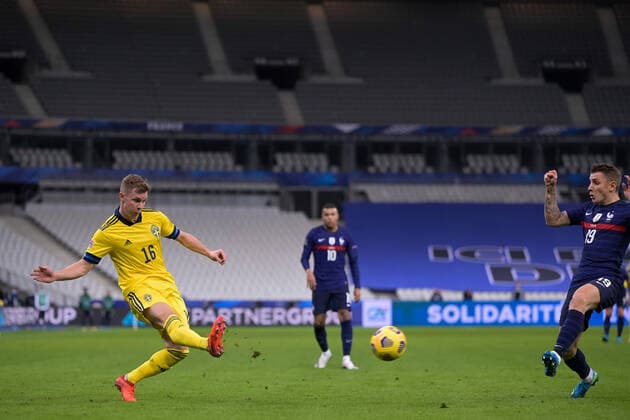 201117 Emil Krafth of Sweden and Lucas Digne of France during the Nations League football match between France and Sweden on November 17, 2020 in Paris. Photo: Joel Marklund BILDBYRAN kod JM JM0053 bbeng fotboll football soccer fotball landskamp nations league frankrike france sverige sweden sverige a Copyright: JOELxMARKLUND BB201117JM096