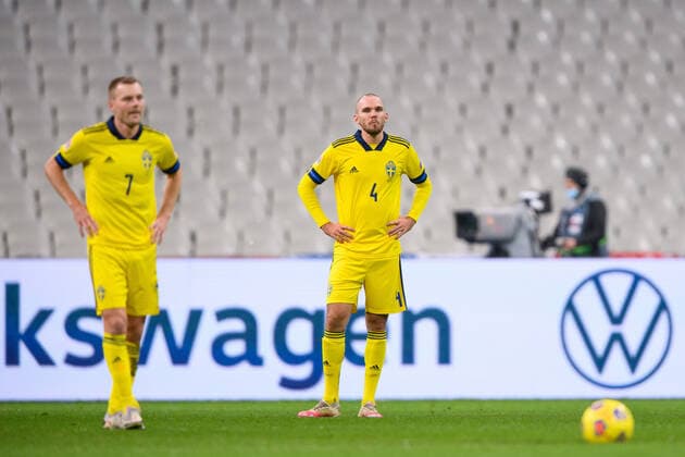 201117 Sebastian Larsson and Marcus Danielson of Sweden look dejected after the 3-1 goal during the Nations League football match between France and Sweden on November 17, 2020 in Paris. Photo: Joel Marklund BILDBYRAN kod JM JM0053 bbeng fotboll football soccer fotball landskamp nations league frankrike france sverige sweden sverige a depp Copyright: JOELxMARKLUND BB201117JM122