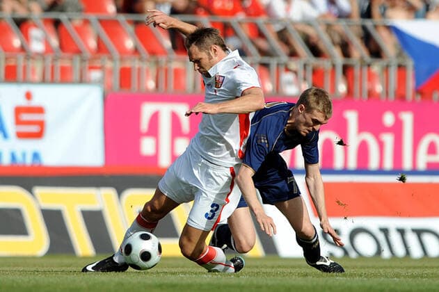 May 30, 2008 - Prague, Czech republic - Friendly match Czech republic vs Scotland, 3:1, 30 May 2008, Prague, CZE. ..Czech Republic s Jan Polak (L) fights for a ball with Darren Fletcher (R) from Scotland during their friendly soccer match in the AXA arena, in Prague, on 30 May 2008. PSPA Jan Polak, Darren Fletcher  - ZUMAr156 20080530_zap_r156_002 Copyright: xSlavekxRutax