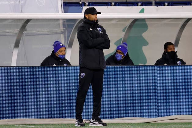 FOXBOROUGH, MA - NOVEMBER 20: Montreal Impact head coach Thierry Henry in the coaches box during an MLS, Fussball Herren, USA Cup Play-In game between the New England Revolution and the Montreal Impact on November 20, 2020, at Gillette Stadium in Foxborough, Massachusetts. (Photo by Fred Kfoury III Icon Sportswire) SOCCER: NOV 20 MLS Cup Playoffs Eastern Conference Play-In - Montreal Impact at New England Revolution Icon482201120006