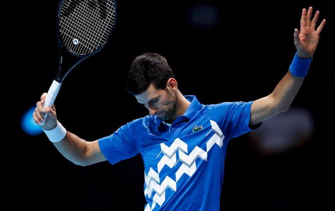 Sport Bilder des Tages Sport Bilder des Tages (201122) -- LONDON, Nov. 22, 2020 -- Novak Djokovic of Serbia reacts during the singles group semifinal against Dominic Thiem of Austria at the ATP, Tennis Herren World Tour Finals 2020 in London, Britain, Nov. 21, 2020. ) (SP)BRITAIN-LONDON-TENNIS-ATP FINALS-SEMIFINAL HanxYan 