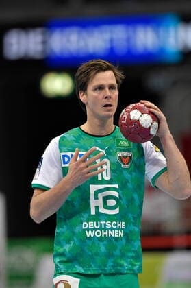 GER, 1.Liqui Moly HBL, BHC06 vs. Fuechse Berlin 21.11.2020, Duesseldorf, ISS Dome, GER, 1.Liqui Moly HBL, BHC06 vs. Fuechse Berlin 1.Liqui Moly HBL regulations prohibit any use of photographs as image sequences and or quasi-video im Bild Hans Lindberg ( Fuechse Berlin 18 ).