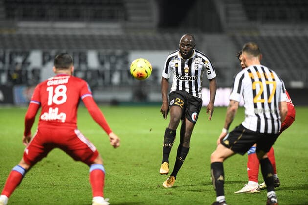 22 - Sada THIOUB (Angers SCO) FOOTBALL : Angers SCO vs Olympique Lyonnais - Ligue 1 Uber Eats - 22 11 2020 RonanHoussin Panoramic 