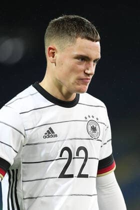 Florian Wirtz (Deutschland,22) - U 21 EM Qualifikationsspiel Deutschland vs. Wales im Eintracht Stadion in Braunschweig - Einzelbild,Aktion,Fußball,Mann,Männer,Deutschland,17.11.2020