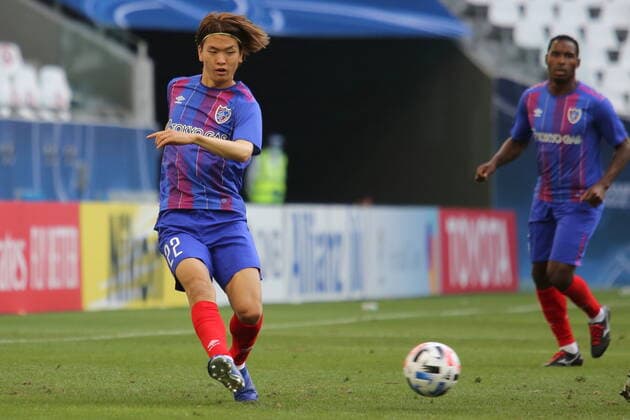 DOHA, QATAR - NOVEMBER 24: Takumi Nakamura of FC Tokyo during the AFC Champions League Group F match between FC Tokyo and Shanghai Shenhua at the Education City Stadium on November 24, 2020 in Doha, Qatar. (Photo by Colin McPhedran) SPO, SOC, FOC  Copyright: xColinxMcPhedran