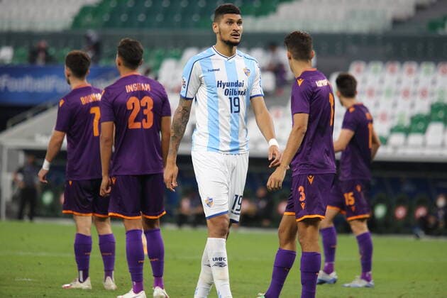 DOHA, QATAR - NOVEMBER 24: Bjorn Maars Johnsen of Ulsan Hyundai during the AFC Champions League Group F match between Perth Glory and Ulsan Hyundai at the Education City Stadium on November 24, 2020 in Doha, Qatar. (Photo by Colin McPhedran) SPO, SOC, FOC  Copyright: xColinxMcPhedran