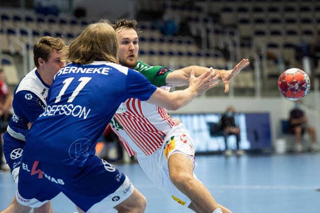 Bilder des Jahres 2020, Sport 11 November Sport Themen der Woche KW48 Sport Bilder des Tages 201124 Magdeburgs Christian O Sullivan under handbollsmatchen i European League mellan Alingsas och Magdeburg den 24 november 2020 i Alingsas. *** 201124 Magdeburgs Christian O Sullivan during the handball match in the European League between Alingsas and Magdeburg on 24 November 2020 in Alingsas,  Copyright: JÖRGENxJARNBERGER BB201124JJ019