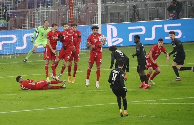 Champions League FC Baywern - RB Salzburg Riesenchance für RB Salzburg durch Szoboszlai München Bayern Deutschland Allianz Arena