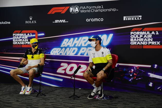 Motorsports: FIA Formula One World Championship, WM, Weltmeisterschaft 2020, Grand Prix of Bahrain Motorsports: FIA Formula One World Championship 2020, Grand Prix of Bahrain, 31 Esteban Ocon (FRA, Renault DP World F1 Team), 3 Daniel Ricciardo (AUS, Renault DP World F1 Team),