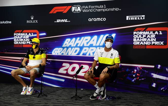 Motorsports: FIA Formula One World Championship, WM, Weltmeisterschaft 2020, Grand Prix of Bahrain Motorsports: FIA Formula One World Championship 2020, Grand Prix of Bahrain, 31 Esteban Ocon (FRA, Renault DP World F1 Team), 3 Daniel Ricciardo (AUS, Renault DP World F1 Team),
