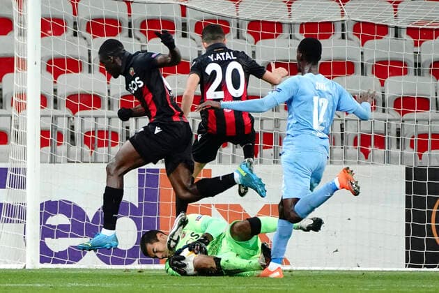 Walter Benitez (OGC Nice) - Youcef Atal (OGC Nice) - Stanley NSoki (OGC Nice) FOOTBALL : OGC Nice vs Slavia Prague - Europa Ligue - Nice - 26 11 2020 NorbertScanella PanoramiC 