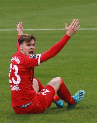 23 Stefan Stangl, Tuerkguecue, am Boden, protestiert, reklamiert Fussball, 3. Liga, TSV 1860 München vs. Tuerkguecue, Türkgücü München im Grünwalderstadion 28.11.2020 FOTO: Mladen Lackovic LakoPress DFL and DFB regulations prohibit any use of photographs as image sequences and or quasi-video.