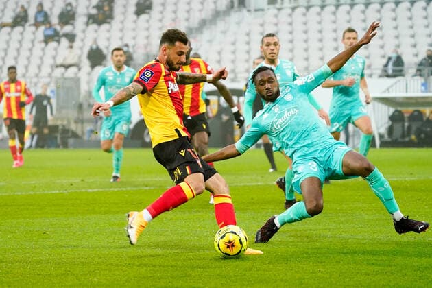 11 JONATHAN CLAUSS (LENS) - 03 SOULEYMAN DOUMBIA (SCO) FOOTBALL : Lens vs Angers - Ligue 1 Uber Eats - 29 11 2020 FEP Panoramic 