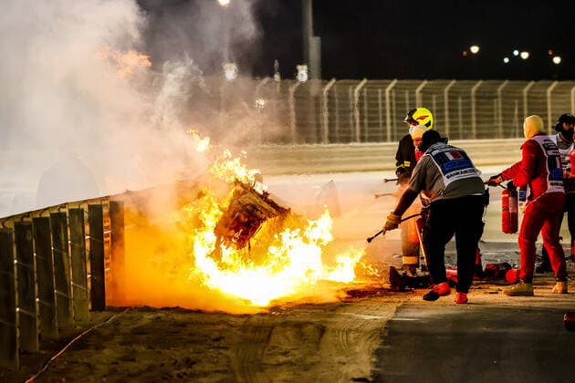 Motorsports: FIA Formula One World Championship, WM, Weltmeisterschaft 2020, Grand Prix of Bahrain, A fire is pictured following the crash of 8 Romain Grosjean (FRA, Haas F1 Team) Sakhir Bahrain