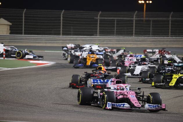 Motorsports: FIA Formula One World Championship, WM, Weltmeisterschaft 2020, Grand Prix of Bahrain, Start, 11 Sergio Perez (MEX, BWT Racing Point F1 Team), Sakhir Bahrain