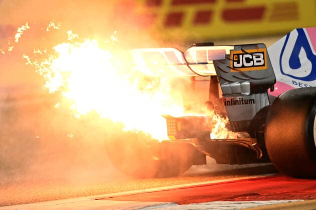 Motorsports: FIA Formula One World Championship, WM, Weltmeisterschaft 2020, Grand Prix of Bahrain, 11 Sergio Perez (MEX, BWT Racing Point F1 Team) fire due to engine failure Sakhir Bahrain