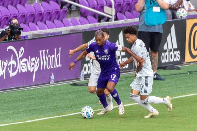 ORLANDO, USA, NOV 28TH Midfielder Nani ( 17 Orlando City) in the Major League Soccer Playoff match between Orlando City and New England at Exploria Stadium in Orlando *NO COMMERCIAL USAGE Stacy White SPP Orlando City v New England 