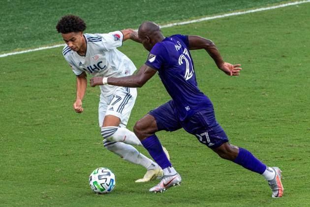ORLANDO, USA, NOV 28TH Midfielder Nani ( 17 Orlando City) and Midfielder Carles Gil ( 22 New England) battle for the ball in the Major League Soccer Playoff match between Orlando City and New England at Exploria Stadium in Orlando *NO COMMERCIAL USAGE Stacy White SPP Orlando City v New England 
