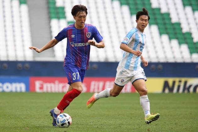 DOHA, QATAR - NOVEMBER 30: Hotaka Nakamura of FC Tokyo during the AFC Champions League Group F match between FC Tokyo and Ulsan Hyundai at the Education City Stadium on November 30, 2020 in Doha, Qatar. (Photo by Colin McPhedran) SPO, SOC, FOC  Copyright: xColinxMcPhedran