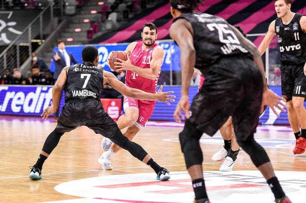 easyCredit BBL, Telekom Baskets Bonn vs. Hamburg Towers, 03.12.2020 Anthony DiLeo (Telekom Baskets Bonn 11), easyCredit BBL, Telekom Baskets Bonn vs. Hamburg Towers am 03.12.2020 im Telekom Dome Bonn, Bonn (Nordrhein-Westfalen) Copyright: xBEAUTIFULxSPORTS Mueller-Laschetx