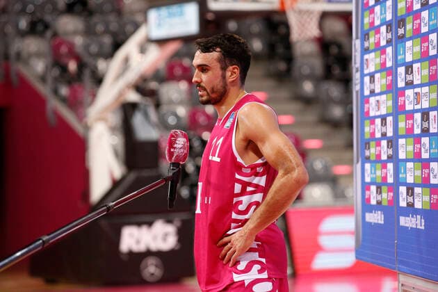 BBL easyCredit Basketball Bundesliga Saison 2020 2021 4. Spieltag am Donnerstag, 03. Dezember 2020 im Telekom Dome: Telekom Baskets Bonn - Hamburg Towers Anthony TJ DiLeo ( Bonn ) Telekom Baskets Bonn - Hamburg Towers