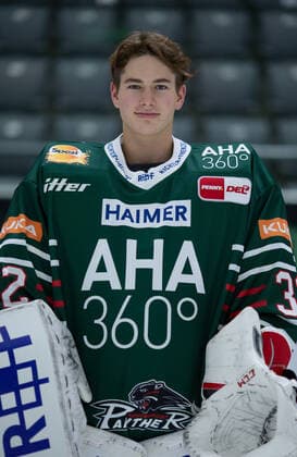 Moritz Borst (Torwart Augsburger Panther 31), DEL, Porträttermin 2020 2021,
