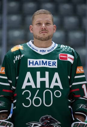 Steffen Tölzer (Augsburger Panther 13), DEL, Porträttermin 2020 2021,