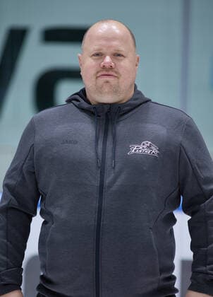 Marco Nachrichter (Betreuer Augsburger Panther), DEL, Porträttermin 2020 2021,