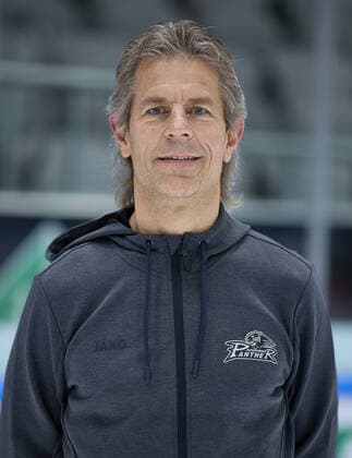 Duanne Moeser (Sportmanager Augsburger Panther), DEL, Porträttermin 2020 2021,