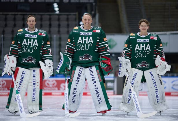 Torleute, goalies Augsburger Panther, (v.li.) Olivier Roy (Torwart Augsburger Panther 31), Markus Keller (Torwart Augsburger Panther 35), Moritz Borst (Torwart Augsburger Panther 31); DEL, Porträttermin 2020 2021,