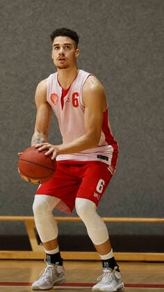 Deutschland, Wuerzburg, Trainingszentrum s.Oliver Wuerzburg, 04.12.2020, emspor, emonline, despor, deonline, Training s.Oliver Wuerzburg mit Justin Sears Bild: v. li Joshua Obiesie (s.Oliver Wuerzburg) nach Einsatz bei der Nationalmannschaft wieder im Training Copyright: HMBxMedia xHeikoxBecker