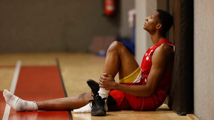 Deutschland, Wuerzburg, Trainingszentrum s.Oliver Wuerzburg, 04.12.2020, emspor, emonline, despor, deonline, Training s.Oliver Wuerzburg mit Justin Sears Bild: v. li Startet Justin Sears (s.Oliver Wuerzburg) gegen Braunschweig erstmalig fuer s.Oliver Wuerzburg in der BBL, nach ueberstandener Verletzung Copyright: HMBxMedia xHeikoxBecker