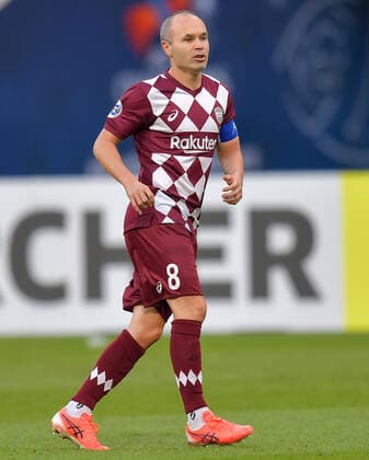(201204) -- DOHA, Dec. 4, 2020 -- Andres Iniesta of Vissel Kobe reacts during the Group G match between Vissel Kobe of Japan and Suwon Samsung Bluewings of South Korea at the AFC Champions League 2020 in Doha, capital of Qatar, Dec. 4, 2020. (Photo by Xinhua) (SP)QATAR-DOHA-FOOTBALL-AFC CHAMPIONS LEAGUE-GROUP G Nikku 