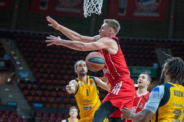 Alexey Shved 1 (BK Khimki Moskau), Robin Amaize 15 (FC Bayern), FC Bayern Basketball vs. BC Khimki Moskau, Basketball, Euroleague, 04.12.2020 Muenchen Bayern Deutschland
