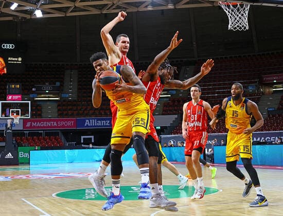 04.12.2020, EuroLeague Basketball, FCB Basketball vs BK Kimkhi, Audi Dome Muenchen, im Bild: Jordan Mickey (BK Khimki), Paul Zipser (FCB Basketball), Jalen Reynolds (FCB Basketball), Zan Mark Sisko (FCB Basketball) und Greg Monroe (BK Khimki)