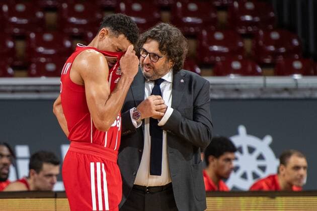!Wade Baldwin 2 (FC Bayern), Head Coach Andrea Trinchieri (FC Bayern), FC Bayern Basketball vs. BC Khimki Moskau, Basketball, Euroleague, 04.12.2020 Muenchen Bayern Deutschland