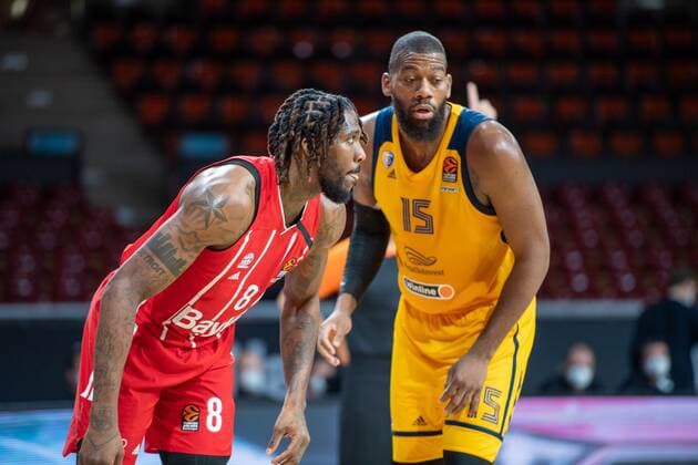 Jalen Reynolds 8 (FC Bayern), Greg Monroe 15 (BK Khimki Moskau), FC Bayern Basketball vs. BC Khimki Moskau, Basketball, Euroleague, 04.12.2020 Muenchen Bayern Deutschland