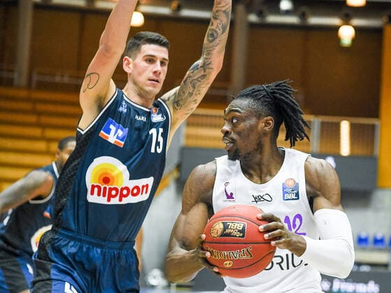 Tai Odiase (BG Goettingen) im Zweikampf mit Bogdan Radosavljevic (HAKRO Merlins Crailsheim), GER, HAKRO Merlins Crailsheim vs. BG Goettingen, 4. Spieltag easycredit Basketball Bundesliga, Spielzeit 2020 2021, 04.12.2020. GER, HAKRO Merlins Crailsheim vs. BG Goettingen, 4. Spieltag easycredit Basketball Bundesliga, Spielzeit 2020 2021, 04.12.2020. Crailsheim Copyright: xEibnerxPressefoto MichaelxMemmlex EP_MMR