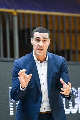 Roel Moors (BG Goettingen) gibt Anweisungen, GER, HAKRO Merlins Crailsheim vs. BG Goettingen, 4. Spieltag easycredit Basketball Bundesliga, Spielzeit 2020 2021, 04.12.2020. GER, HAKRO Merlins Crailsheim vs. BG Goettingen, 4. Spieltag easycredit Basketball Bundesliga, Spielzeit 2020 2021, 04.12.2020. Crailsheim Copyright: xEibnerxPressefoto MichaelxMemmlex EP_MMR