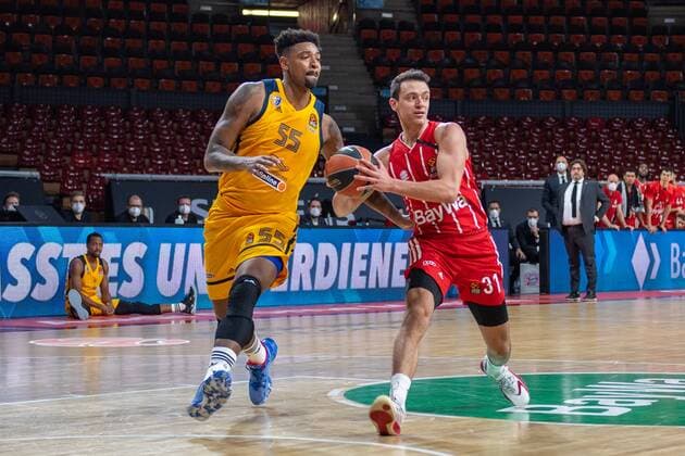 Jordan Mickey 55 (BK Khimki Moskau), Zan Mark Sisko 31 (FC Bayern), FC Bayern Basketball vs. BC Khimki Moskau, Basketball, Euroleague, 04.12.2020 Muenchen Bayern Deutschland