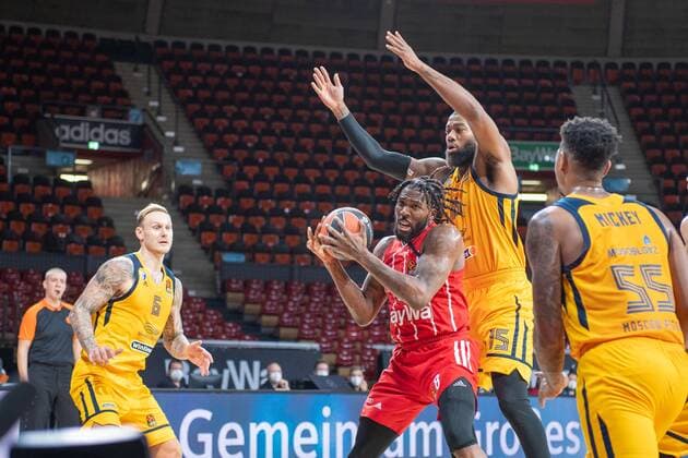 Jalen Reynolds 8 (FC Bayern), Greg Monroe 15 (BK Khimki Moskau), FC Bayern Basketball vs. BC Khimki Moskau, Basketball, Euroleague, 04.12.2020 Muenchen Bayern Deutschland