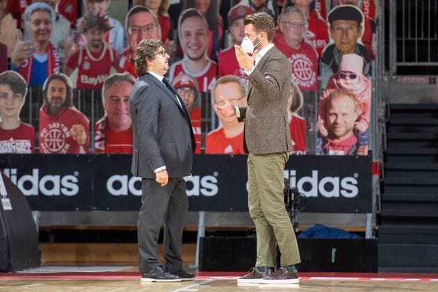 Head Coach Andrea Trinchieri (FC Bayern), Chief Executive Officer Marko Pesic, FC Bayern Basketball vs. BC Khimki Moskau, Basketball, Euroleague, 04.12.2020 Muenchen Bayern Deutschland