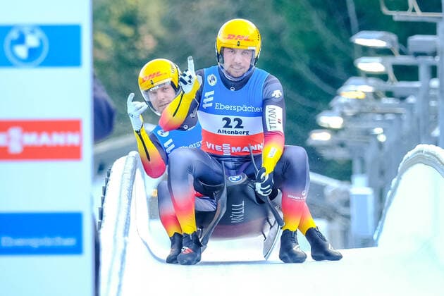 Bilder des Jahres 2020, Sport 12 Dezember Sport Themen der Woche KW49 EBERSPÄCHER Luge Rennrodel Weltcup 2020 2021 am 05.12.2020 in Altenberg. 2. Rennlauf Doppelsitzer. Tobias Wendl, Tobias Arlt (GER). *** EBERSPÄCHER Luge Luge World Cup 2020 2021 on 05 12 2020 in Altenberg 2 race double Tobias Wendl, Tobias Arlt GER