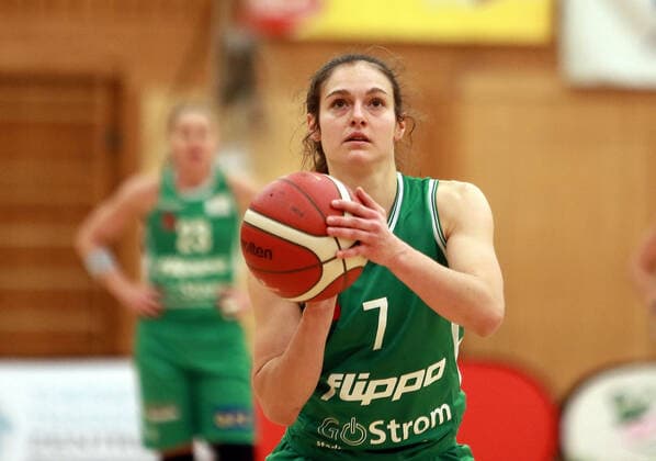 Wasserburg, Badria Halle, 05.12.20, 6. Spieltag, Basketball, 1. Bundesliga Damen, TSV 1880 Wasserburg vs flippo Baskets BG 74 im Bild Jennifer CROWDER (Goettingen GER), Copyright: HMBxMediax xHeikoxBecker