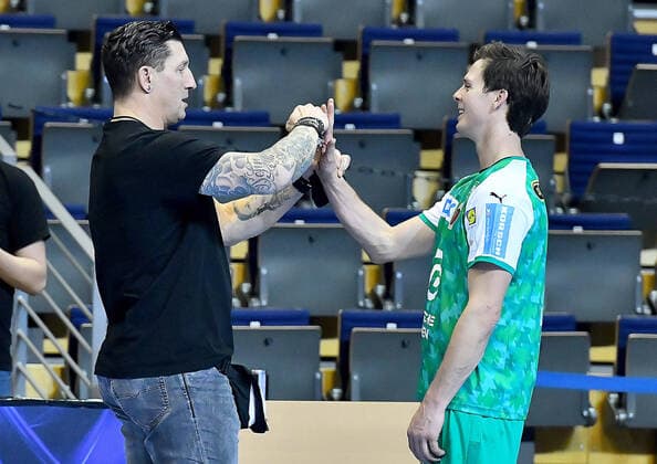 05.12.2020, xlakx, Handball HBL Bundesliga, Fuechse Berlin - MT Melsungen emspor, v.l.Stefan Kretzschmar (Fuechse Berlin Vorstand ,Hans Lindberg (Fuechse Berlin 18) Berlin