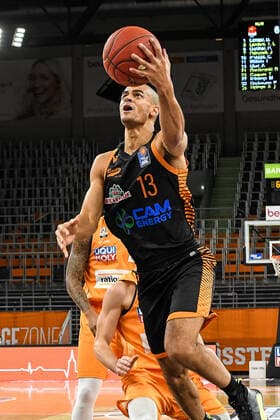 GER, BBL, ratiopharm ulm vs RASTA Vechta 06.12.2020, ratiopharm arena, Neu-Ulm, GER, BBL, ratiopharm ulm vs RASTA Vechta, im Bild Jean Salumu (Vechta, 13) geht zum Korb