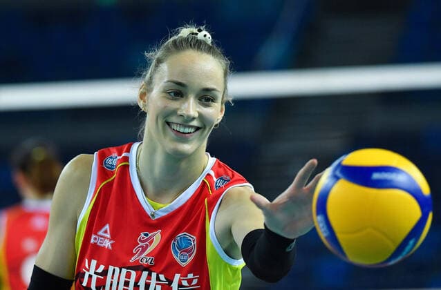 (201206) -- JIANGMEN, Dec. 6, 2020 -- Lippmann Louisa of Shanghai team reacts during the Goup D match between Shanghai team and Jiangsu team at the thrid stage of the 2020-2021 season Chinese Women s Volleyball Super League in Jiangmen, south China s Guangdong Province, Dec. 6, 2020. ) (SP)CHINA-GUANGDONG-JIANGMEN-VOLLEYBALL-WOMEN S SUPER LEAGUE (CN) LiuxDawei 