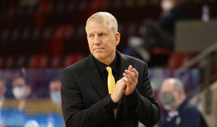 Ludwigsburg , Basketball easyCredit BBL Bundesliga , MHP RIESEN Ludwigsburg vs. HAKRO Merlins Crailsheim , John Patrick ( Trainer Riesen )