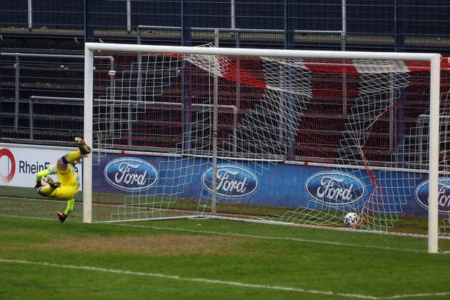 1. FC Köln - TSG Hoffenheim DFB-Pokal Frauen 3. Runde Saison 2020 2021 Franz Kremer Stadion Köln Deutschland 06.12.2020 Torhüterin Manon Klett (1. FC Köln) 2:1 für Hoffenheim