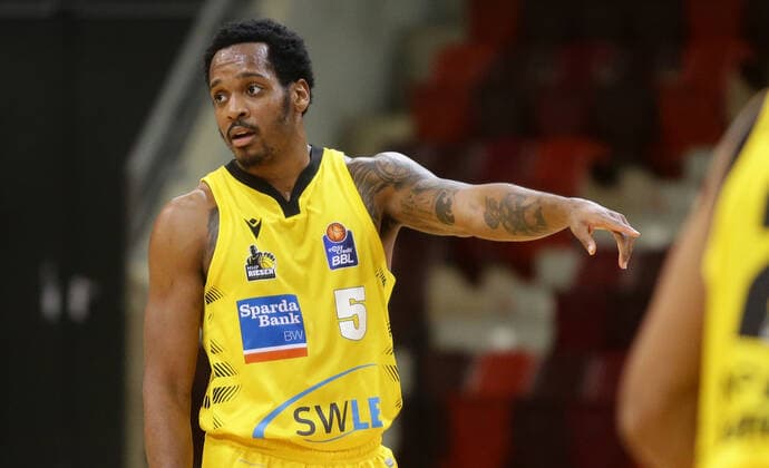 Ludwigsburg , Basketball easyCredit BBL Bundesliga , MHP RIESEN Ludwigsburg vs. HAKRO Merlins Crailsheim , Barry Brown ( Riesen )